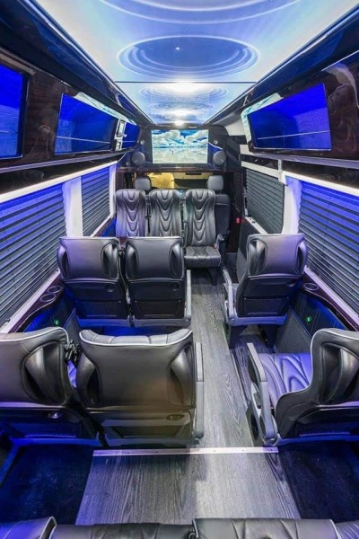Shuttle Interior of Executive Coach 4